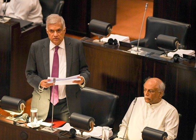 Read more about the article බලය රැක ගන්න, රනිල්ගේ වෙස් මාරුව