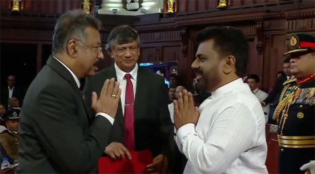 Read more about the article ශ්‍රී ලංකාවේ 09 වන විධායක ජනාධිපතිවරයා ලෙස අනුර කුමාර දිසානායක මහතා අද දින දිවුරුම් දෙයි